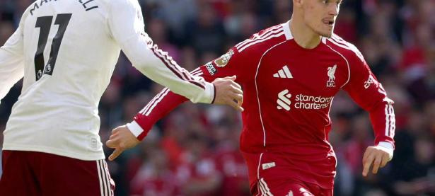 包含里程碑夜布莱顿手感冰凉，英超窗口期刷纪录，质疑声四起，团队化学反应显著的词条