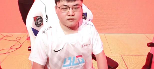 包含Uzi关键节点回归赛场，独行侠带队取胜！的词条