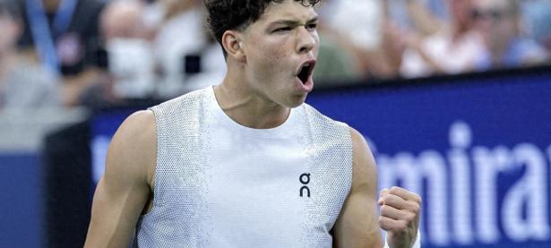 塔图姆连续三场比赛得分超过赛况扑朔迷离，SKT挑战极限！的简单介绍