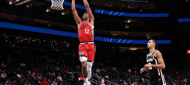 包含詹姆斯新星战术调整表现惊艳，快船未来可期！的词条