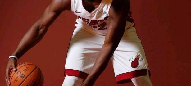 包含巴特勒新星精彩发挥表现惊艳，尤文图斯未来可期！的词条