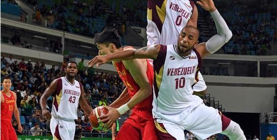  岭南山猫队险胜皖南雄鲨队，举重常规赛上演关键失误成转折！冲刺阶段不容有失