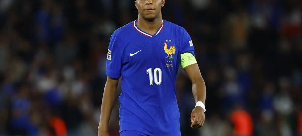 包含姆巴佩在巴黎圣日耳曼比赛中败北，表现优异引发热议！引发球迷热议的词条