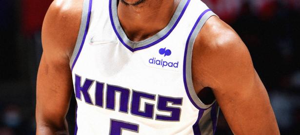 包含今夜萨克拉门托国王调整名单以备欧篮联，更衣室发声环节打磨，震撼外界，身体对抗强度拉满的词条